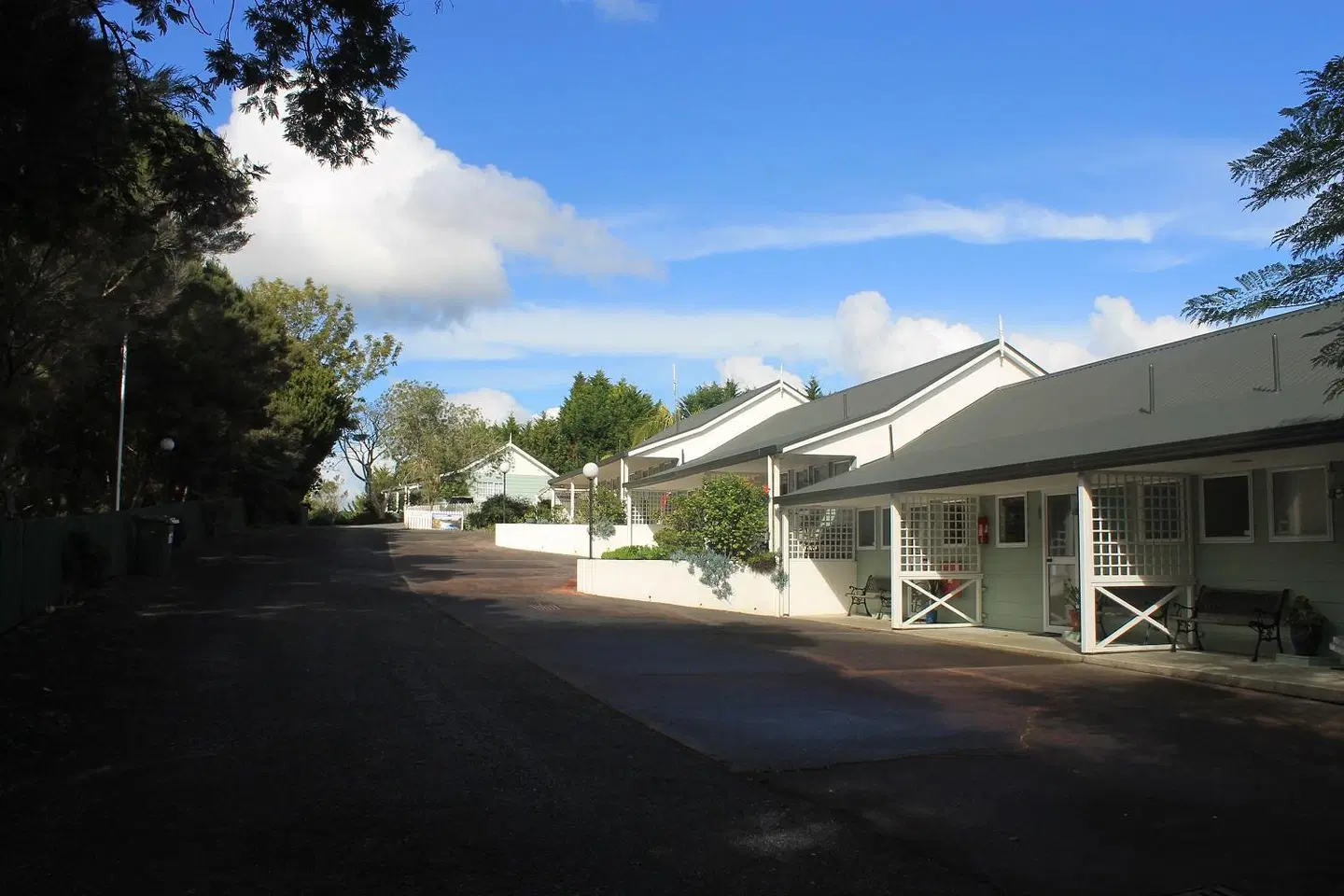 Ash Grove Boutique Motel EXTERIOR