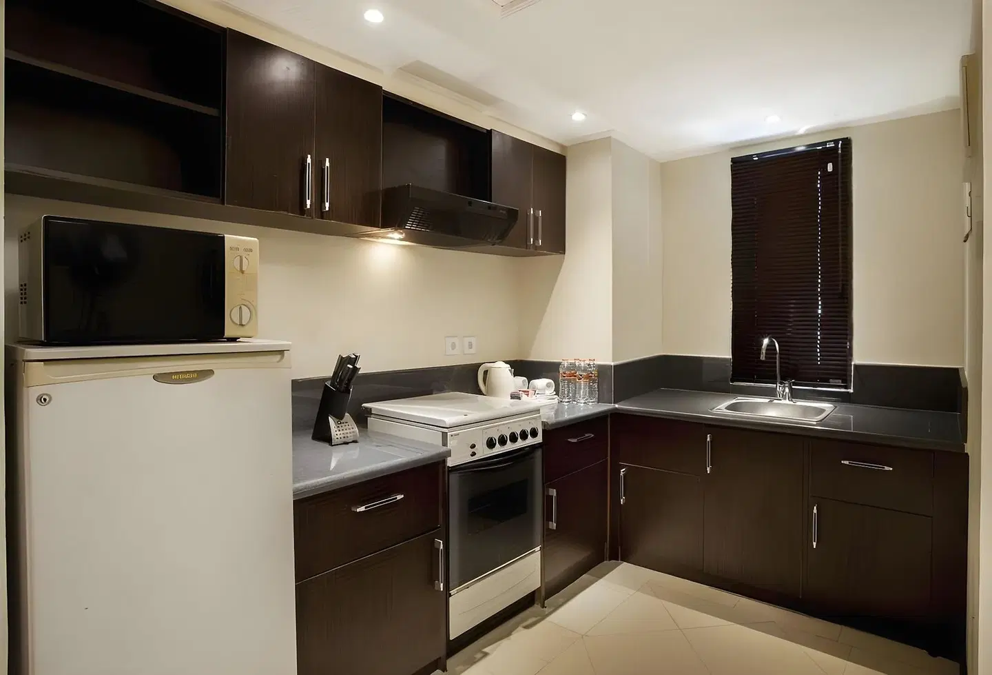 Mangsit Suites by Holiday Resort Lombok BATHROOM