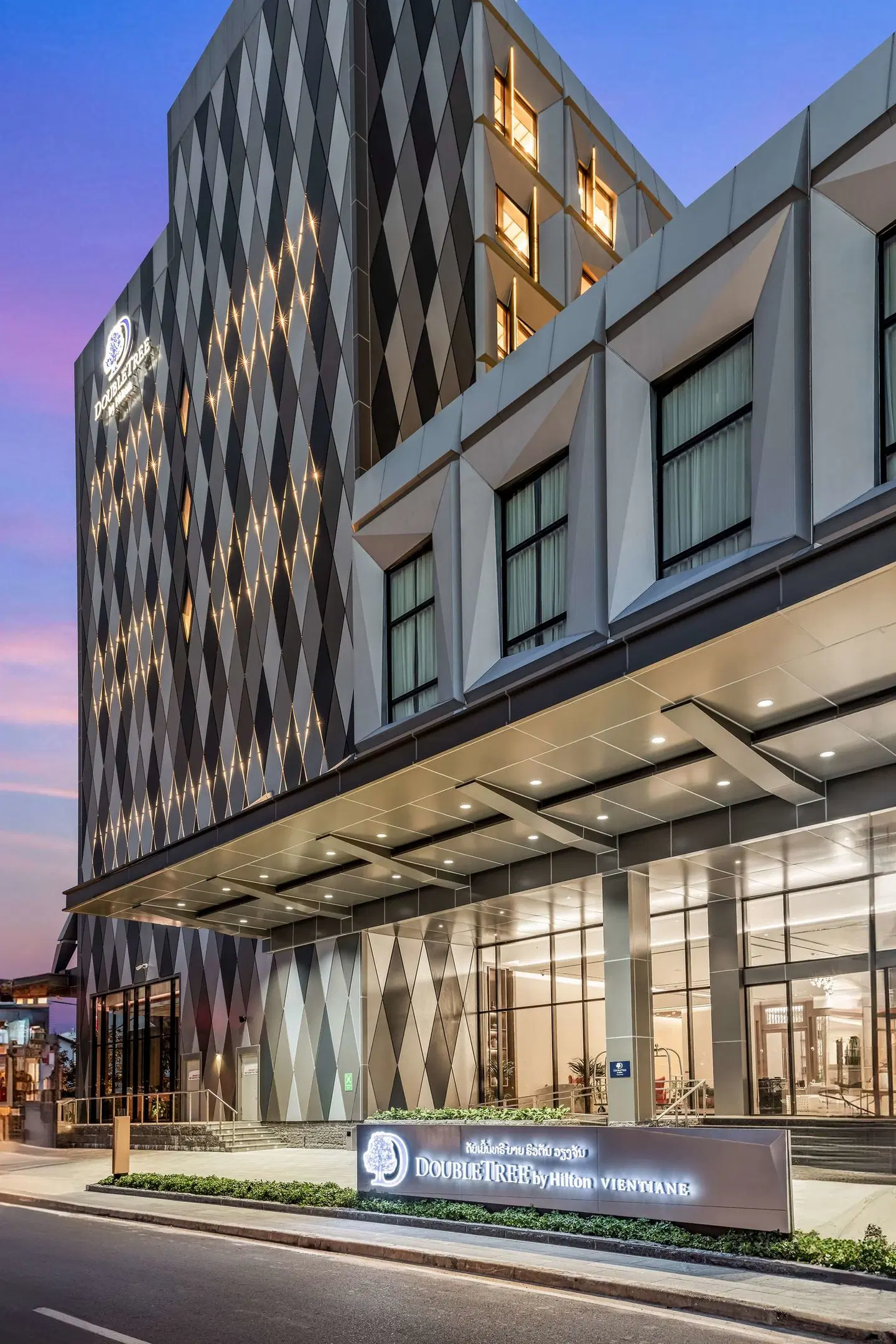 DoubleTree by Hilton Vientiane EXTERIOR