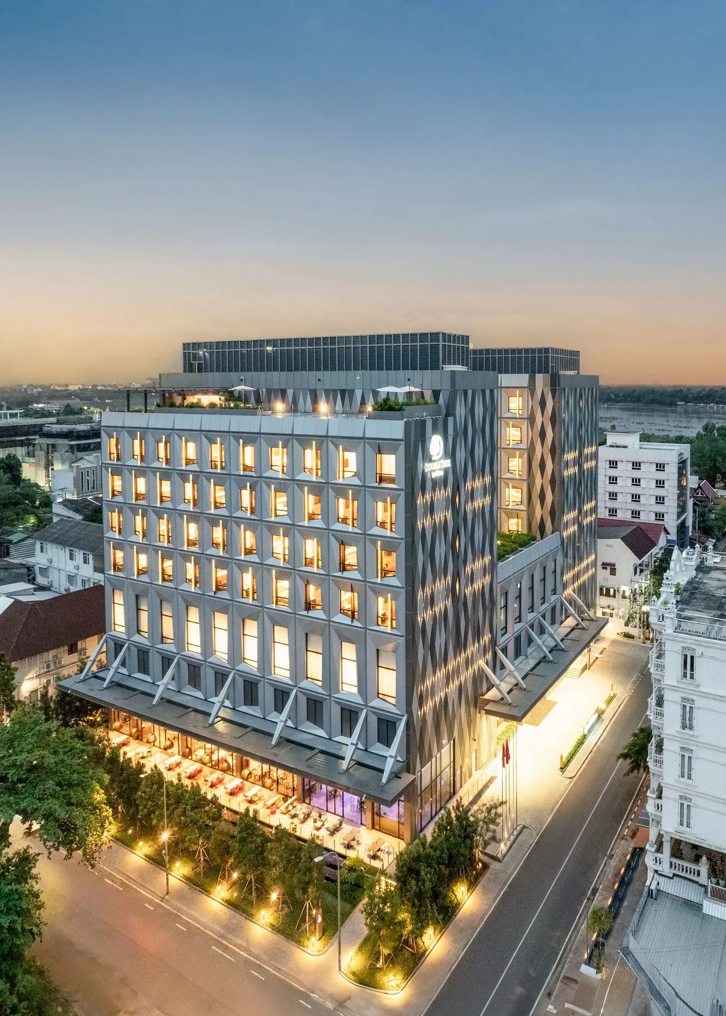 DoubleTree by Hilton Vientiane EXTERIOR