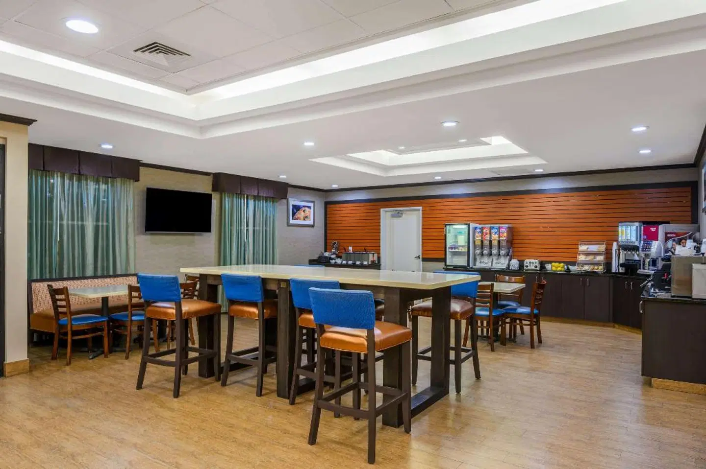 La Quinta Inn & Suites by Wyndham Glendive Bar
