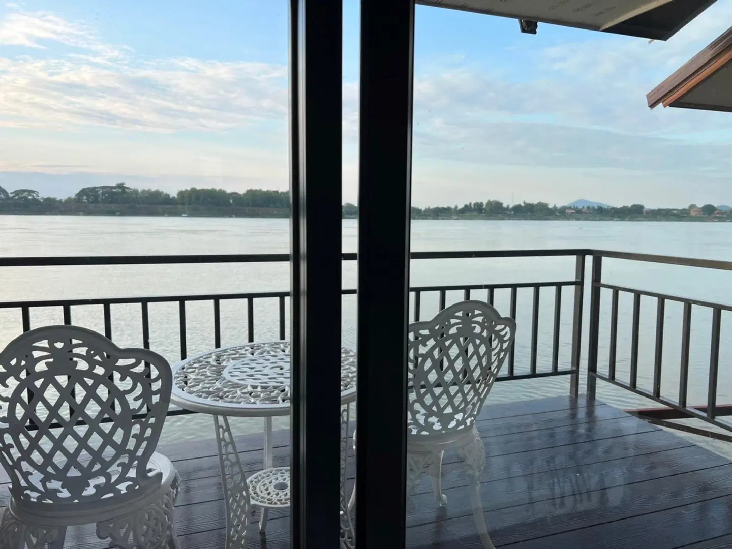 Riverside Chiangkhan Resort (SHA Certified) TERRACE