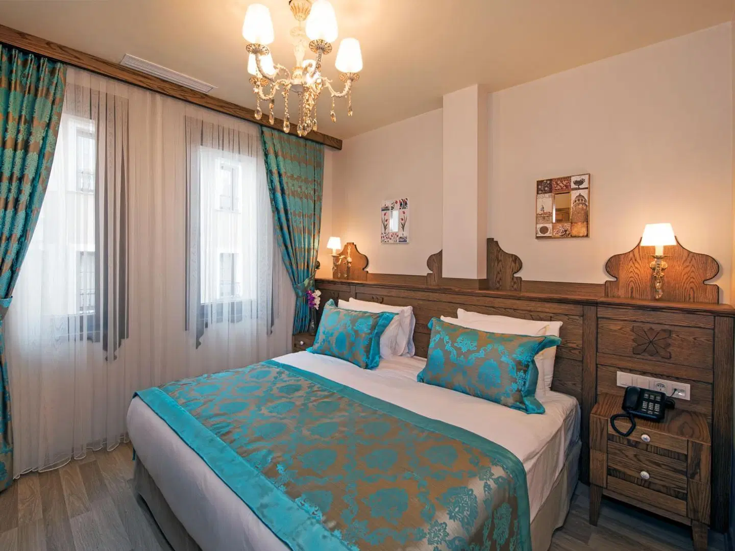 Perapolis Hotel ROOM_EXAMPLE