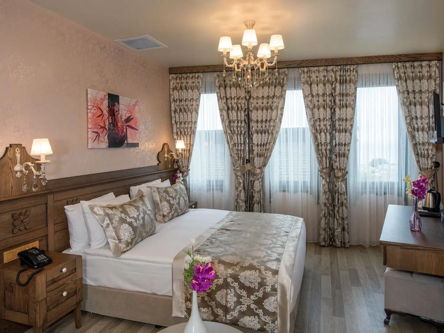 Perapolis Hotel ROOM_EXAMPLE