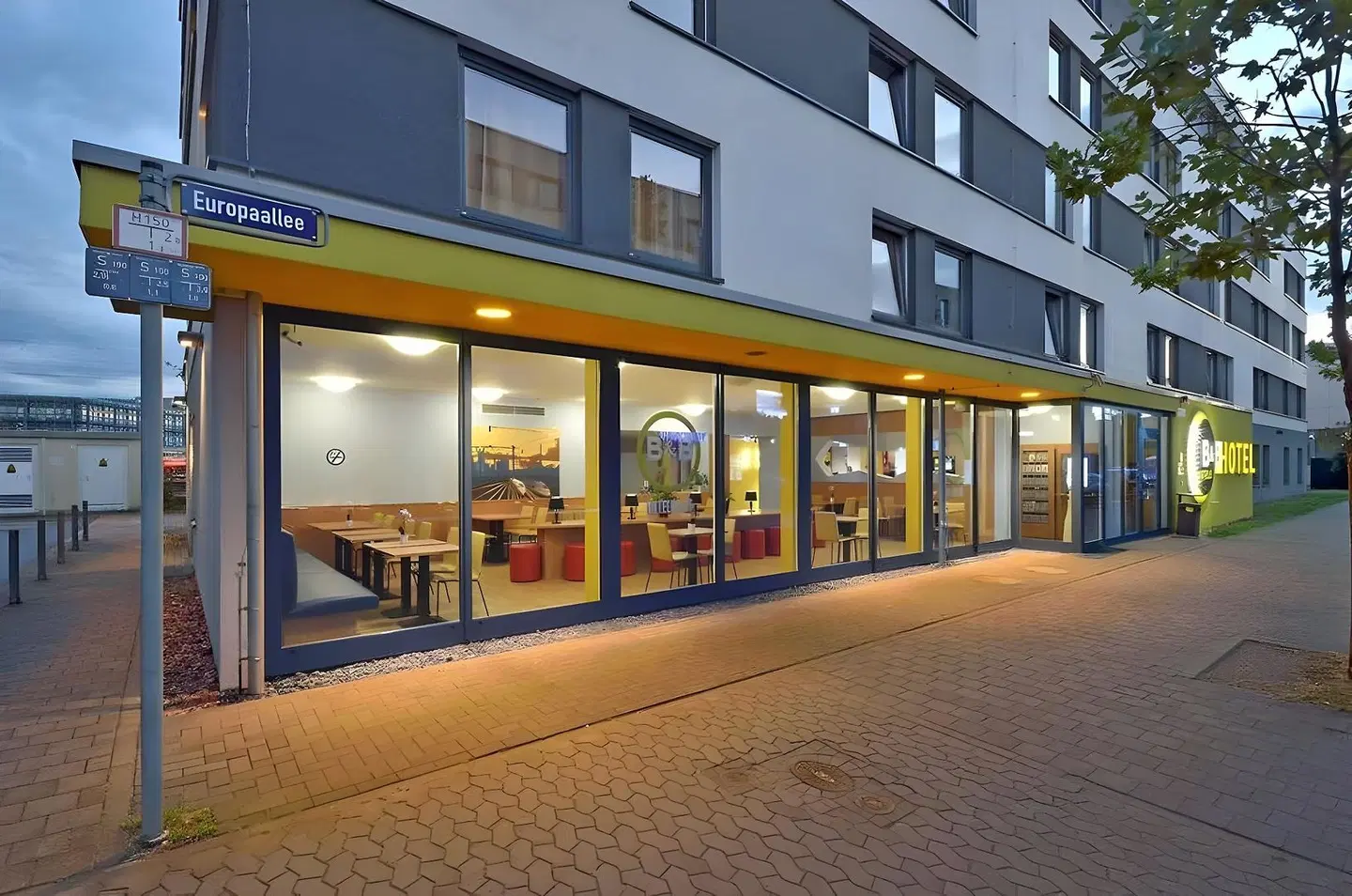 B&B Saarbrücken Hauptbahnhof EXTERIOR