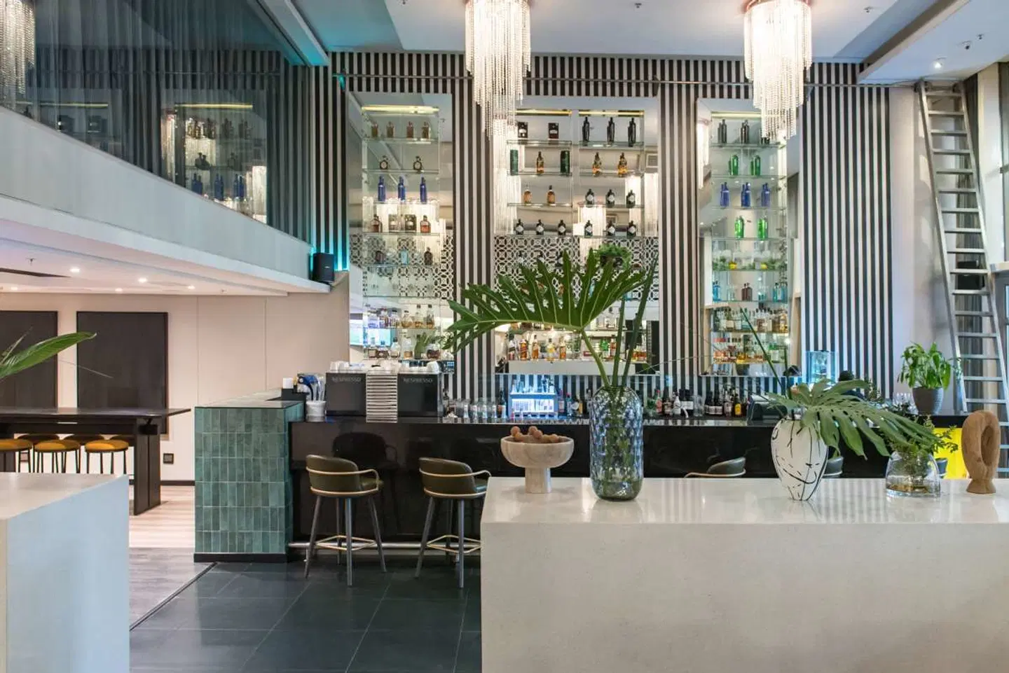 DoubleTree by Hilton Cape Town LOUNGE_LOBBY