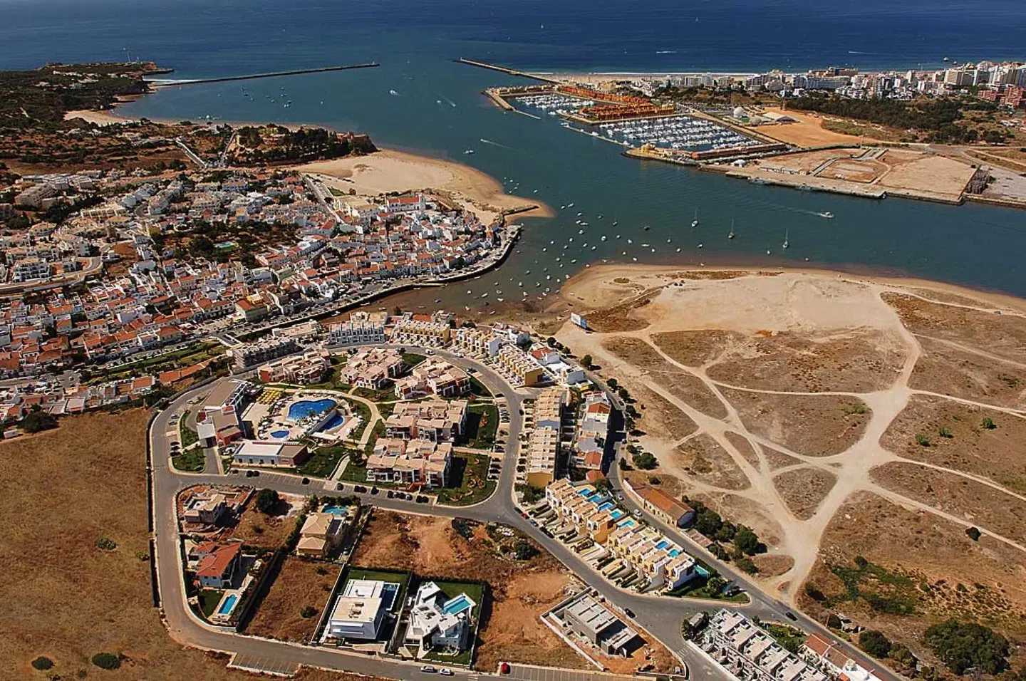 Vitor's Village Strand