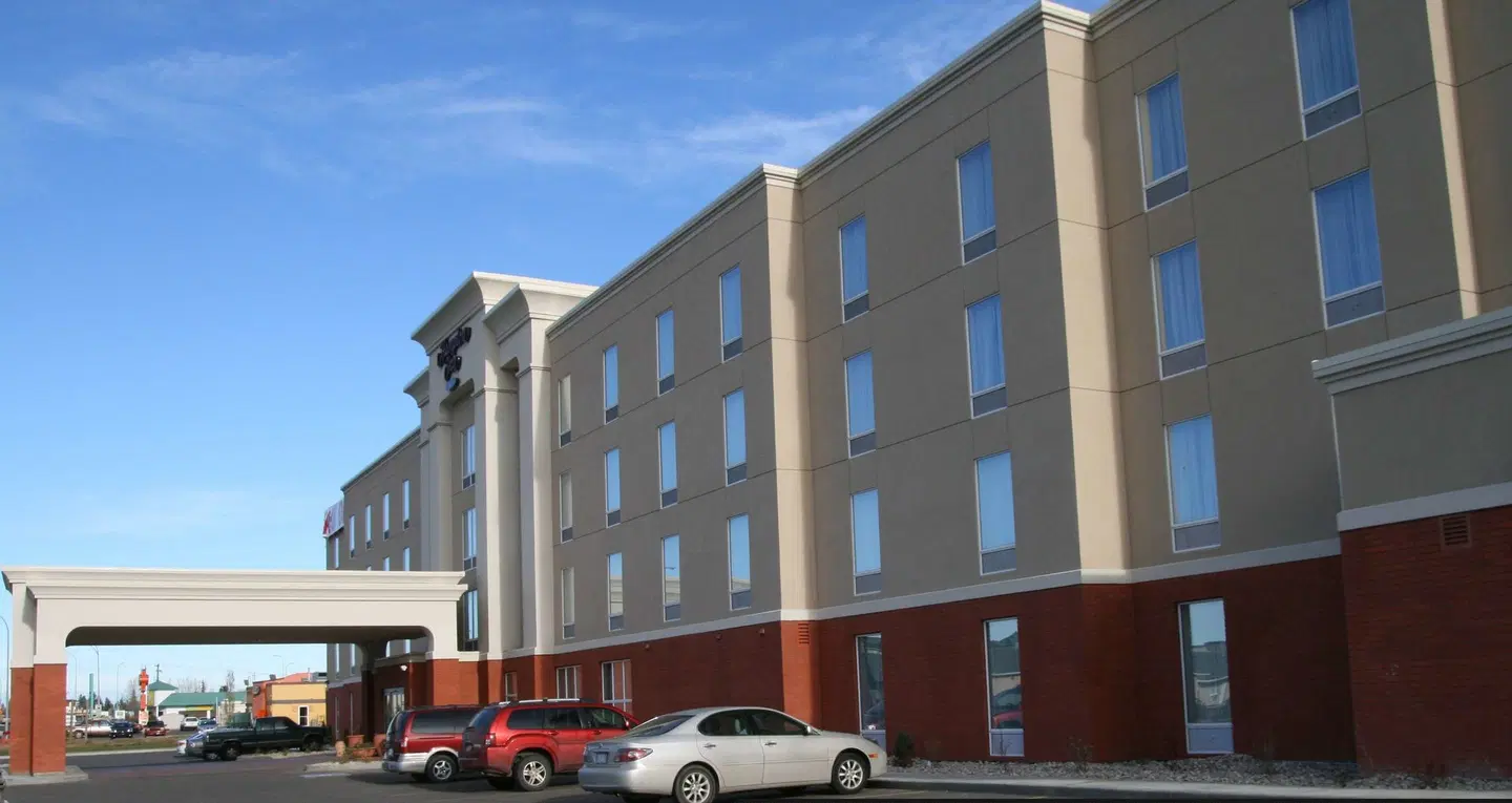 Hampton Inn by Hilton Fort Saskatchewan EXTERIOR