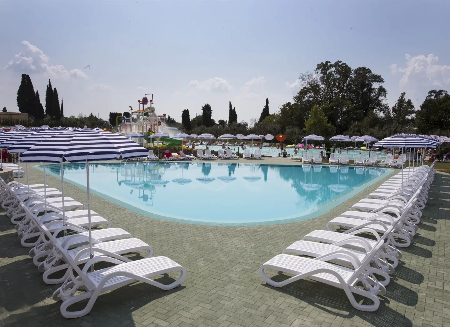 Sisan Family Resort OUTDOOR_POOL