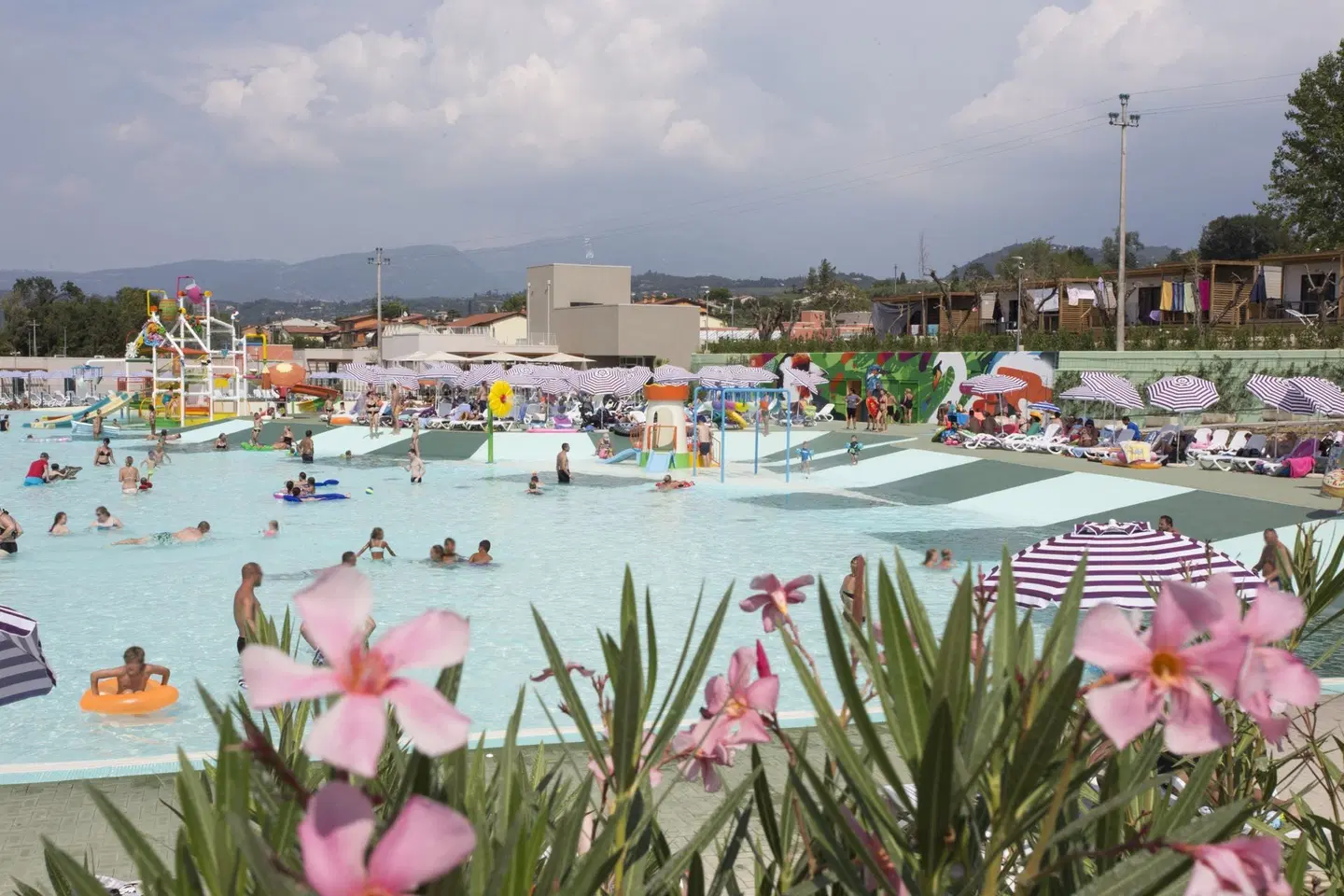 Sisan Family Resort OUTDOOR_POOL