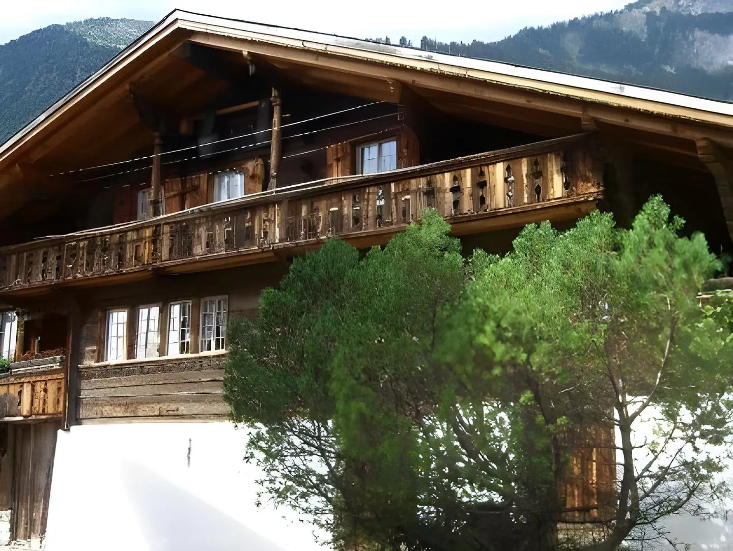 Hotel Brienz EXTERIOR