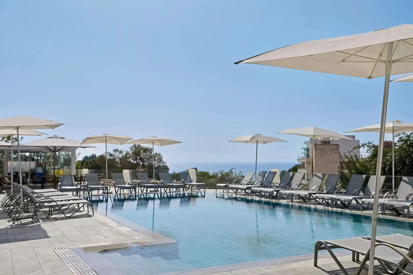 Exe Portals Nous OUTDOOR_POOL