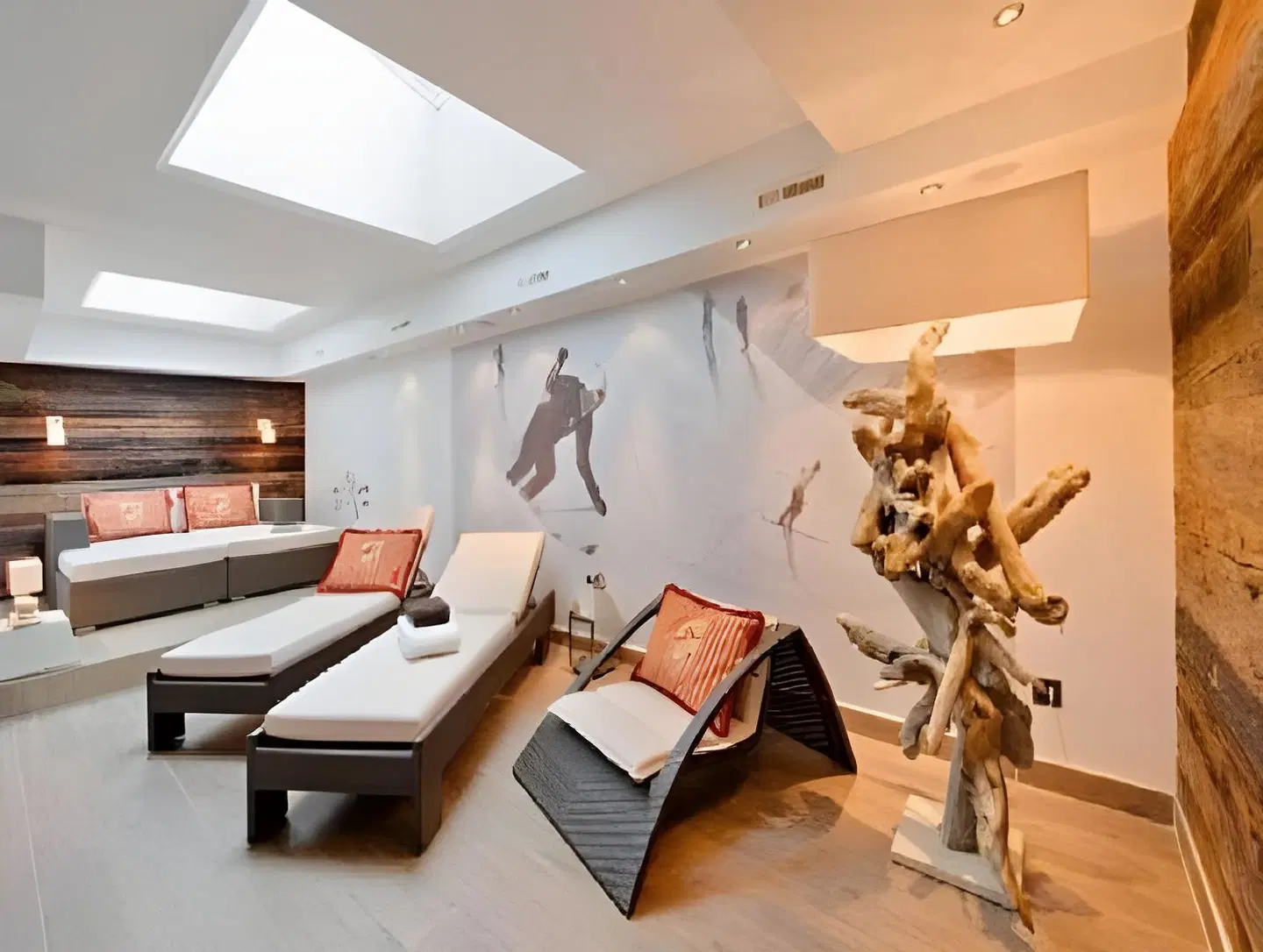 Alex Lodge HEALTH_BEAUTY