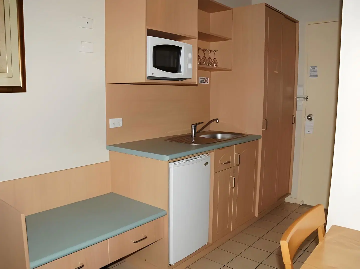 Green Gables Motel ROOM_EXAMPLE