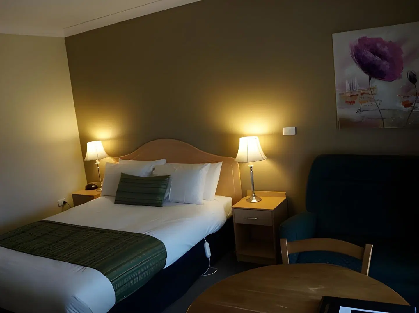 Green Gables Motel ROOM_EXAMPLE