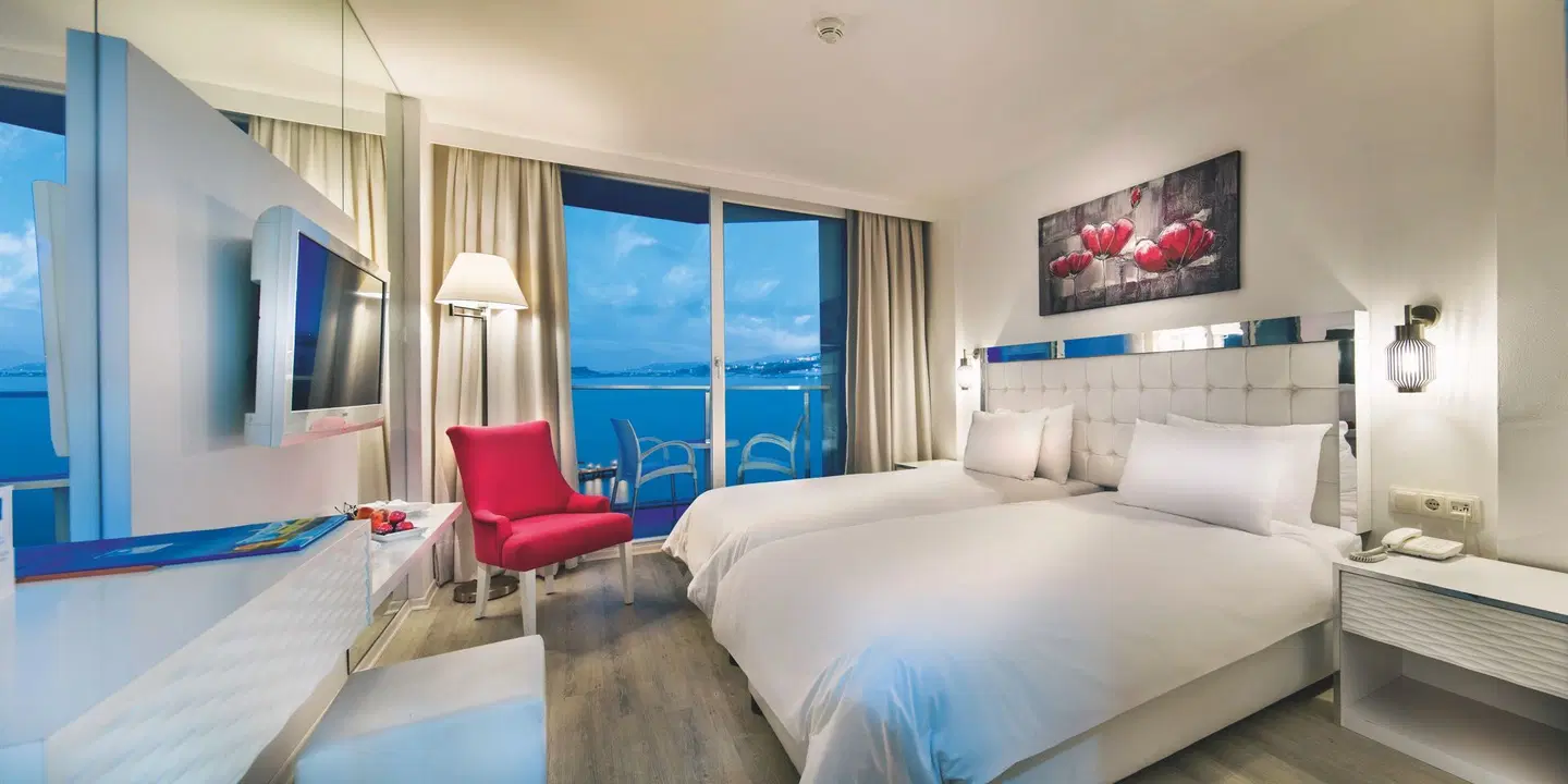 Le Bleu Hotel & Resort ROOM_EXAMPLE