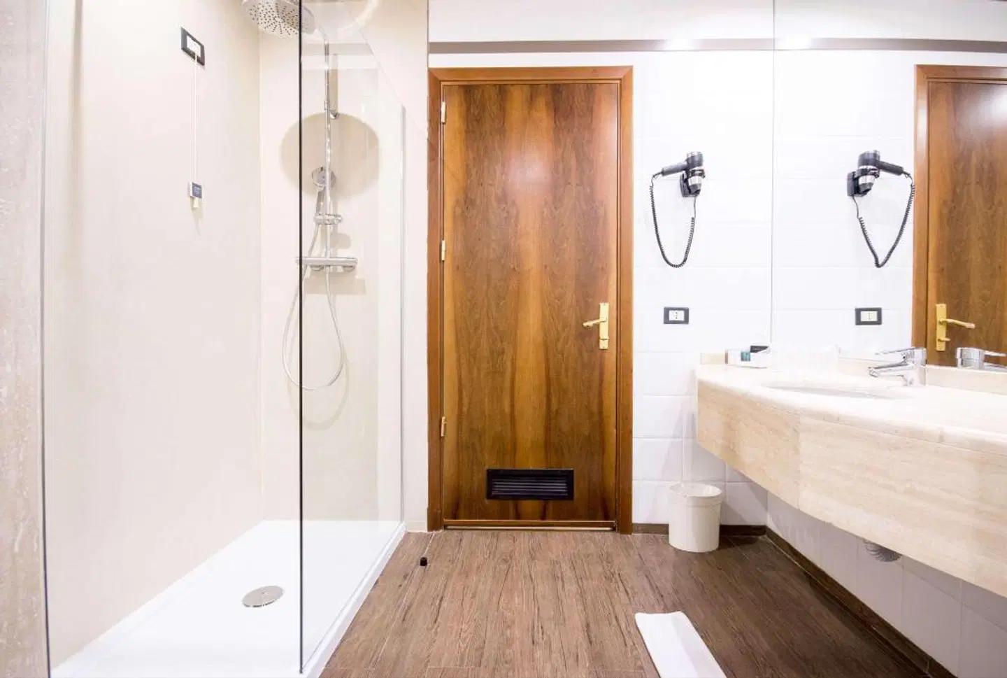 Best Western Modena District Badezimmer