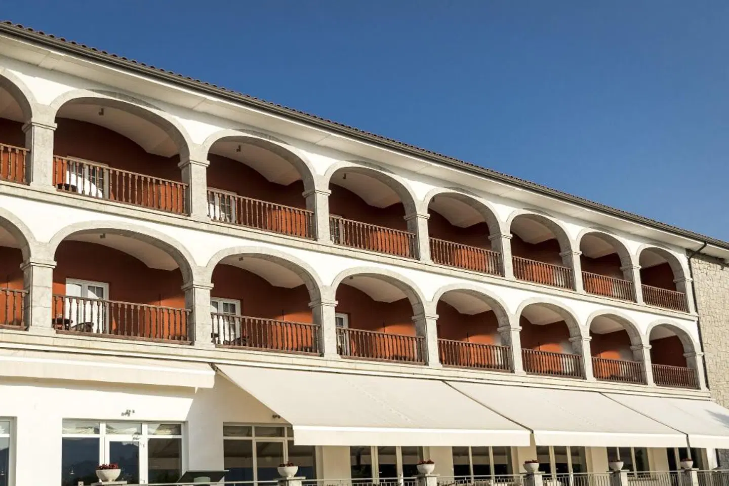 Parador de Vic-Sau EXTERIOR