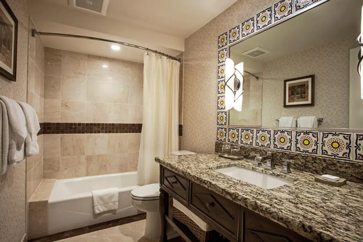 Casa Munras Garden Hotel & Spa BATHROOM