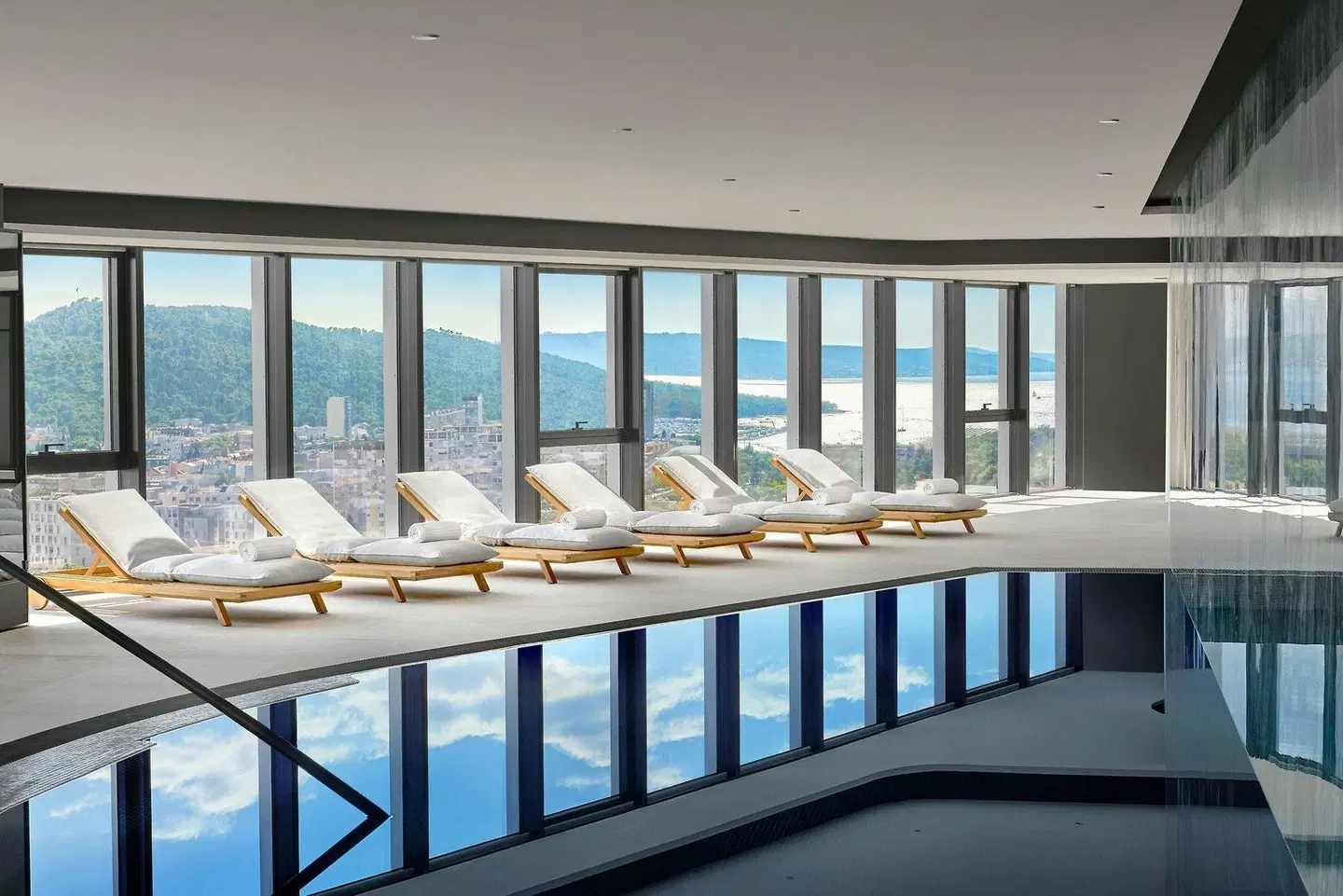 AC Hotel Split INDOOR_POOL