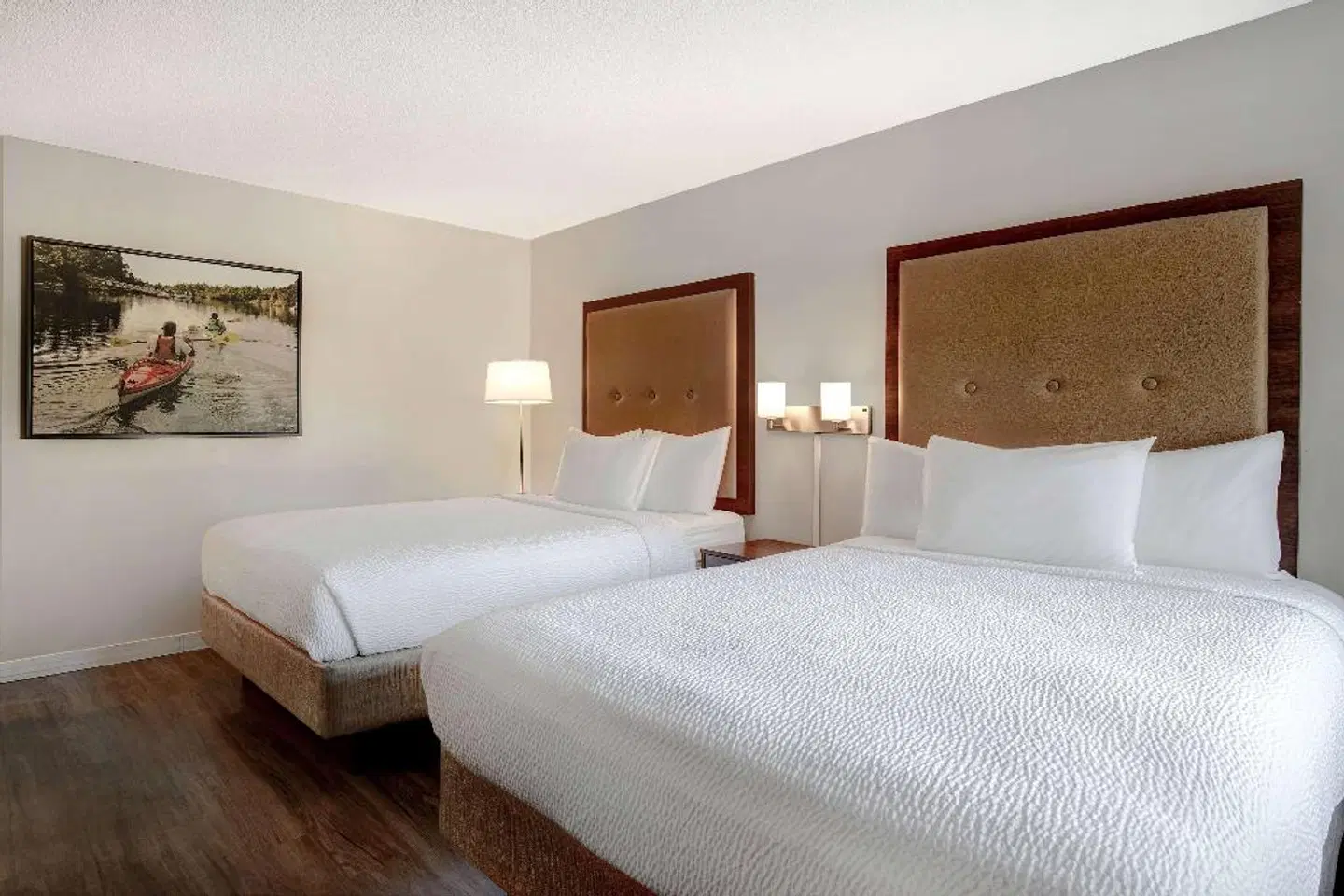 Days Inn by Wyndham Victoria Uptown ROOM_EXAMPLE