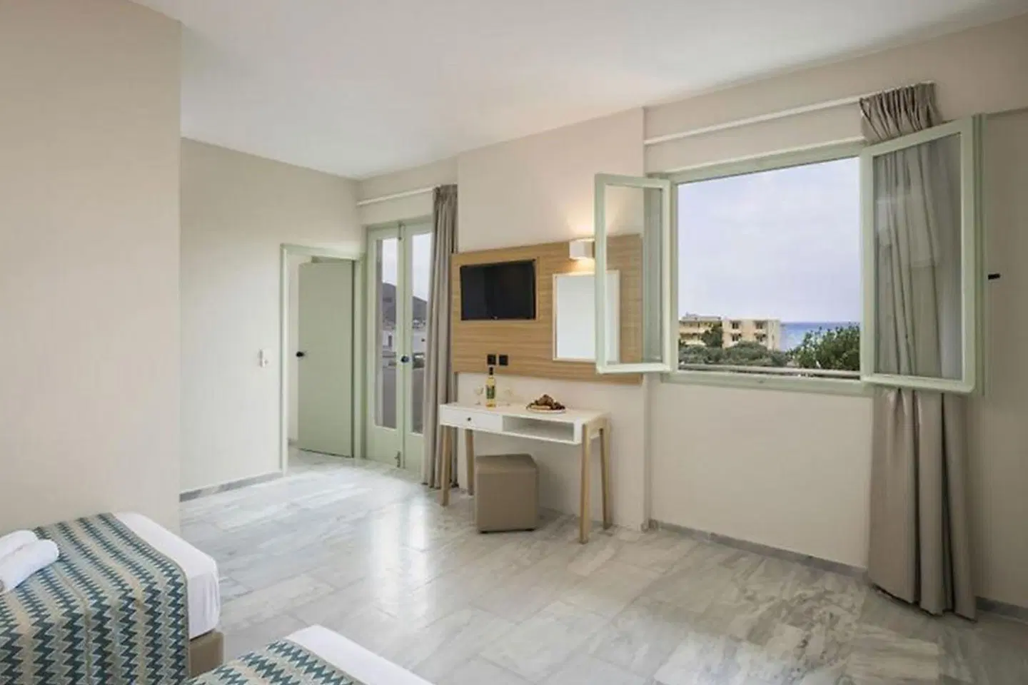 Summer Beach Hotel ROOM_EXAMPLE