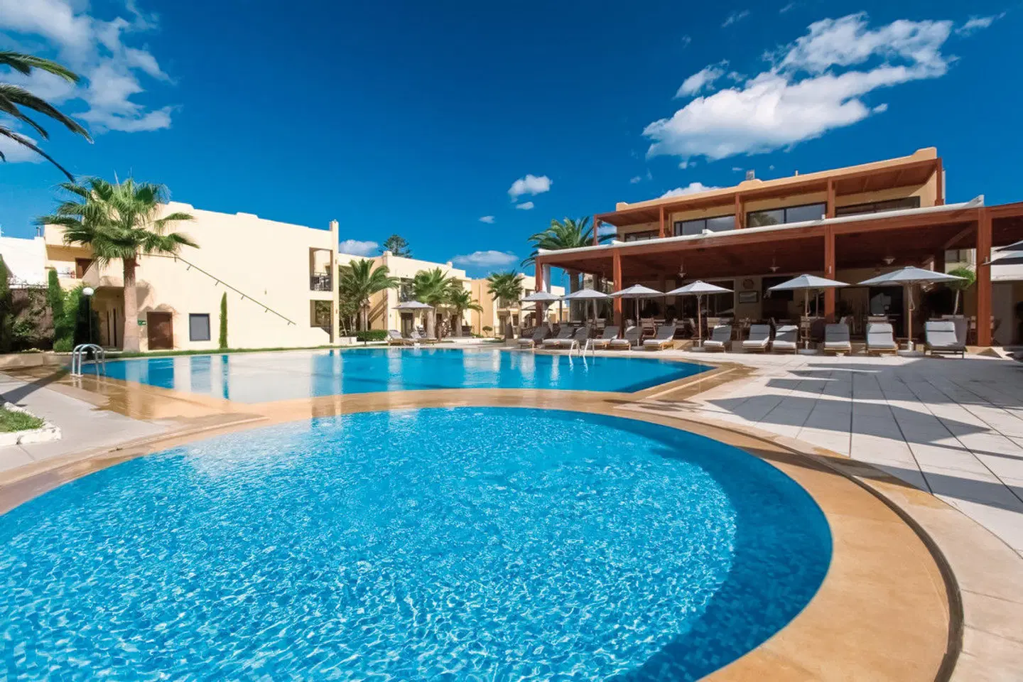 Atlantis OUTDOOR_POOL