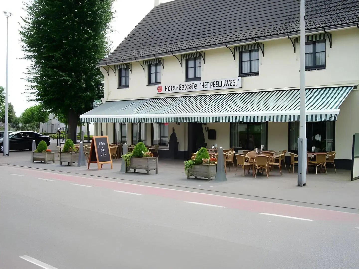 Hotel & Eetk'fee de VLiK EXTERIOR