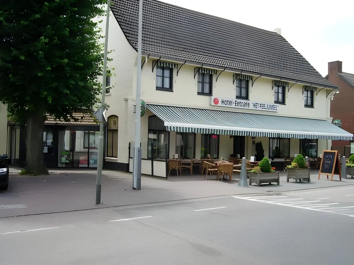 Hotel & Eetk'fee de VLiK EXTERIOR