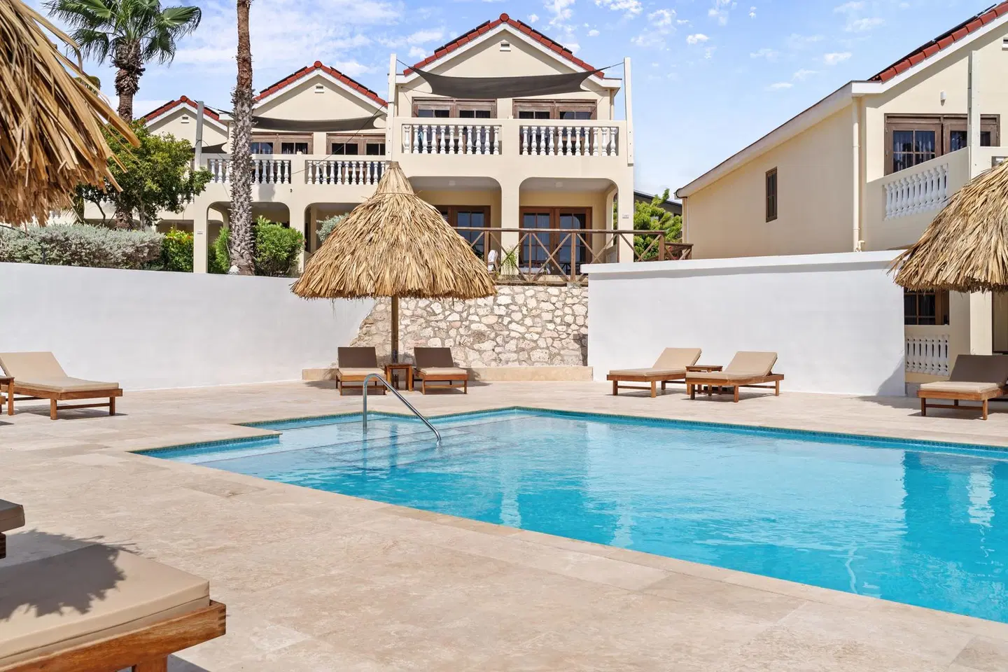 Livingstone Jan Thiel Beach Resort OUTDOOR_POOL