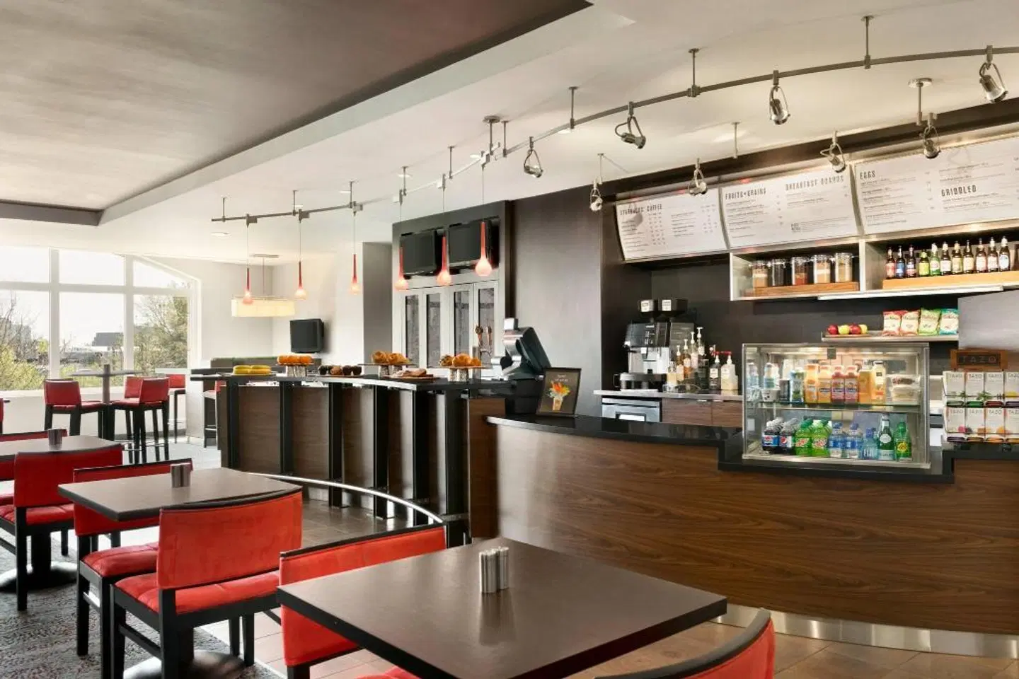 Courtyard by Marriott Tysons McLean Bar