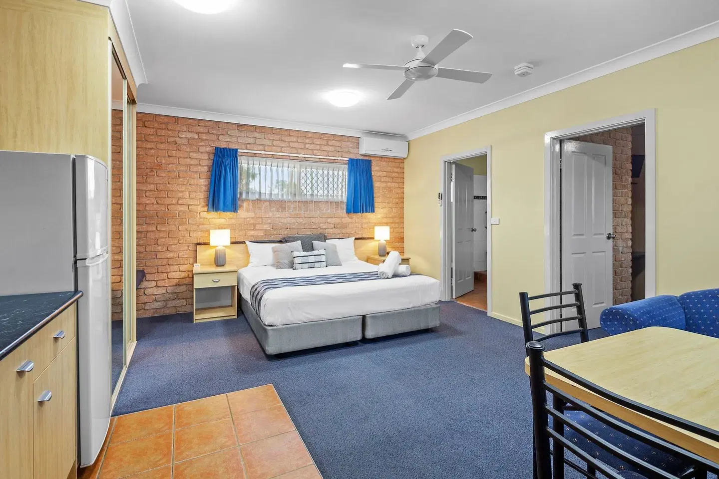 Park Beach Resort Motel ROOM_EXAMPLE