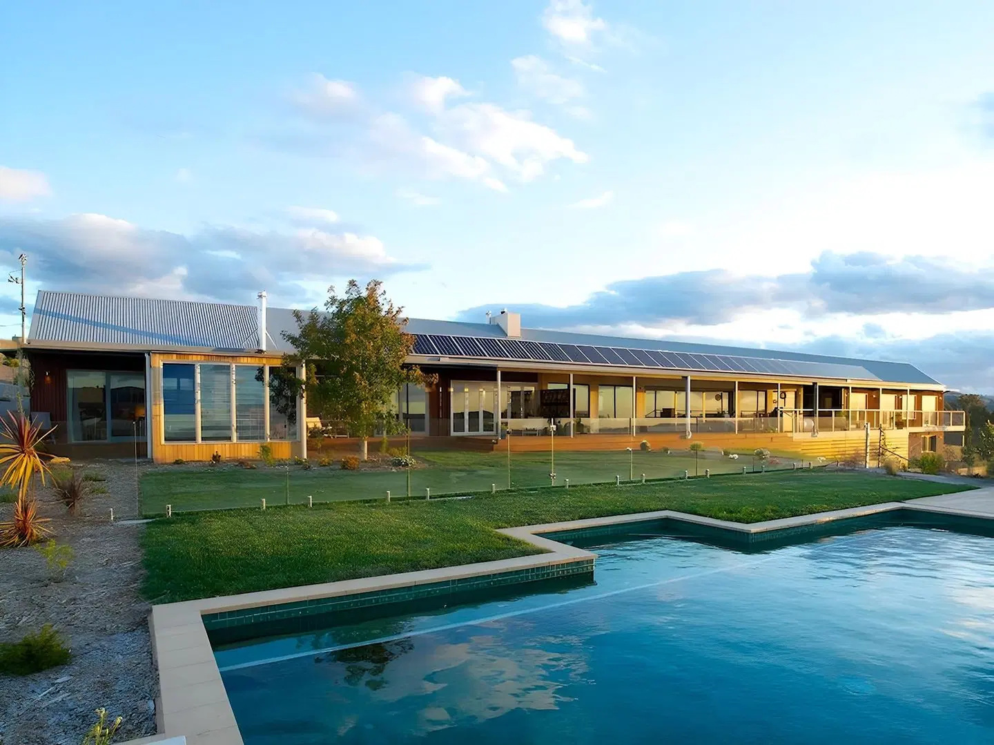 187 Merrijig EXTERIOR