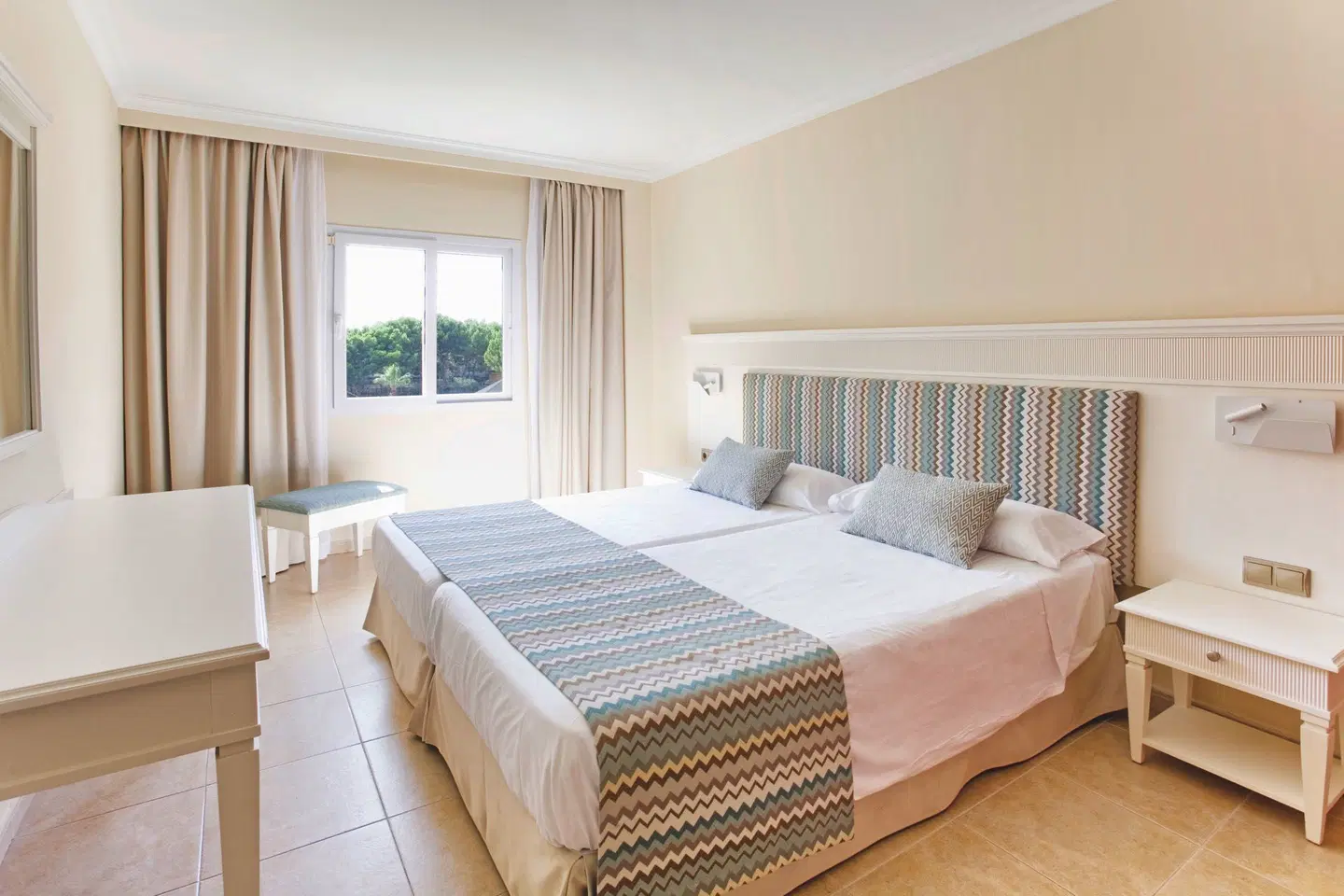 Can Picafort Palace ROOM_EXAMPLE