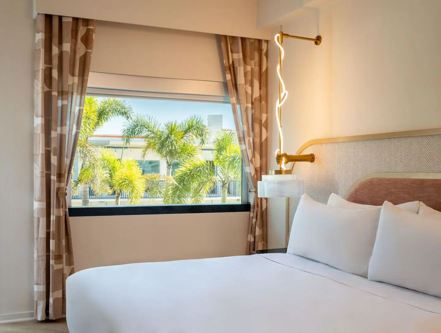 Postcard Inn on the Beach ROOM_EXAMPLE