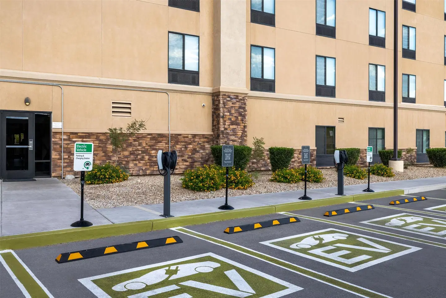 Hampton Inn Las Vegas/North Speedway EXTERIOR