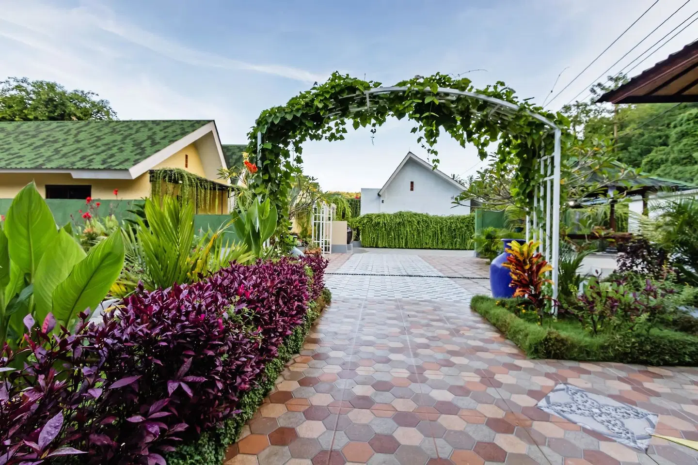 Kesari Glory Hotel GARDEN