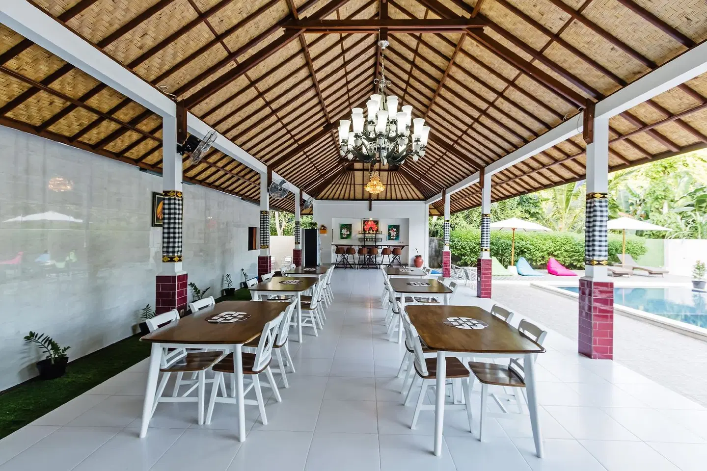 Kesari Glory Hotel Bar