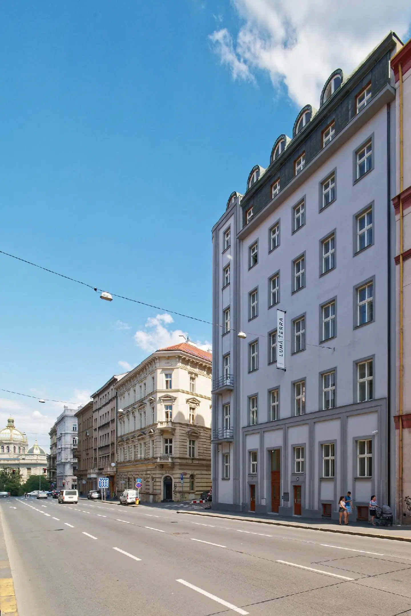 LUMA TERRA PRAGUE HOSTEL EXTERIOR