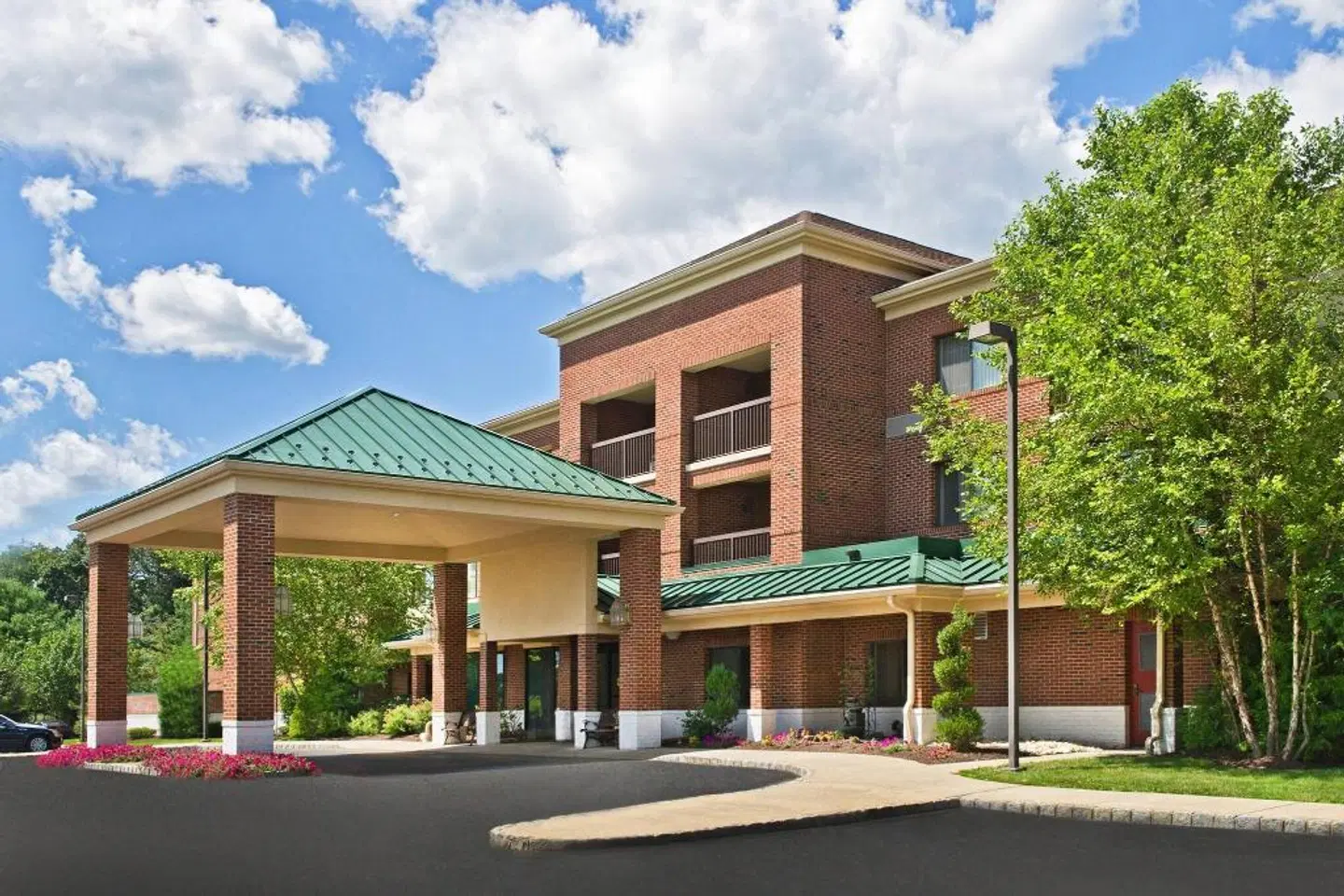 Courtyard by Marriott Parsippany EXTERIOR