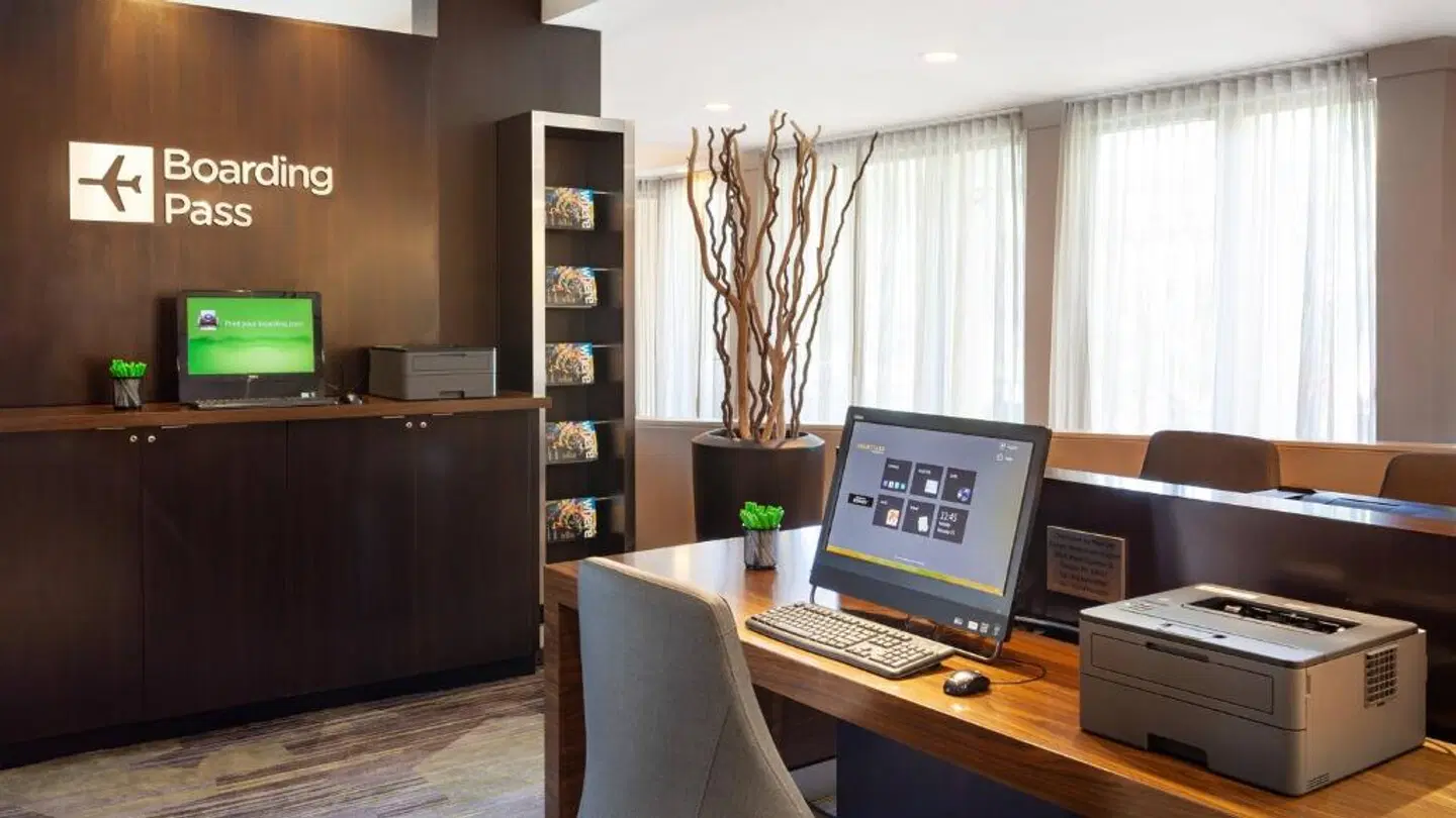 Courtyard by Marriott Tampa Westshore/Airport ROOM_EXAMPLE