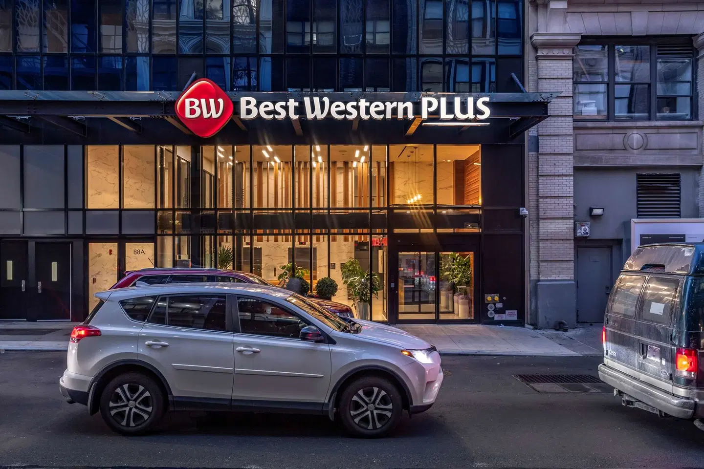 Best Western Plus Soho Hotel EXTERIOR