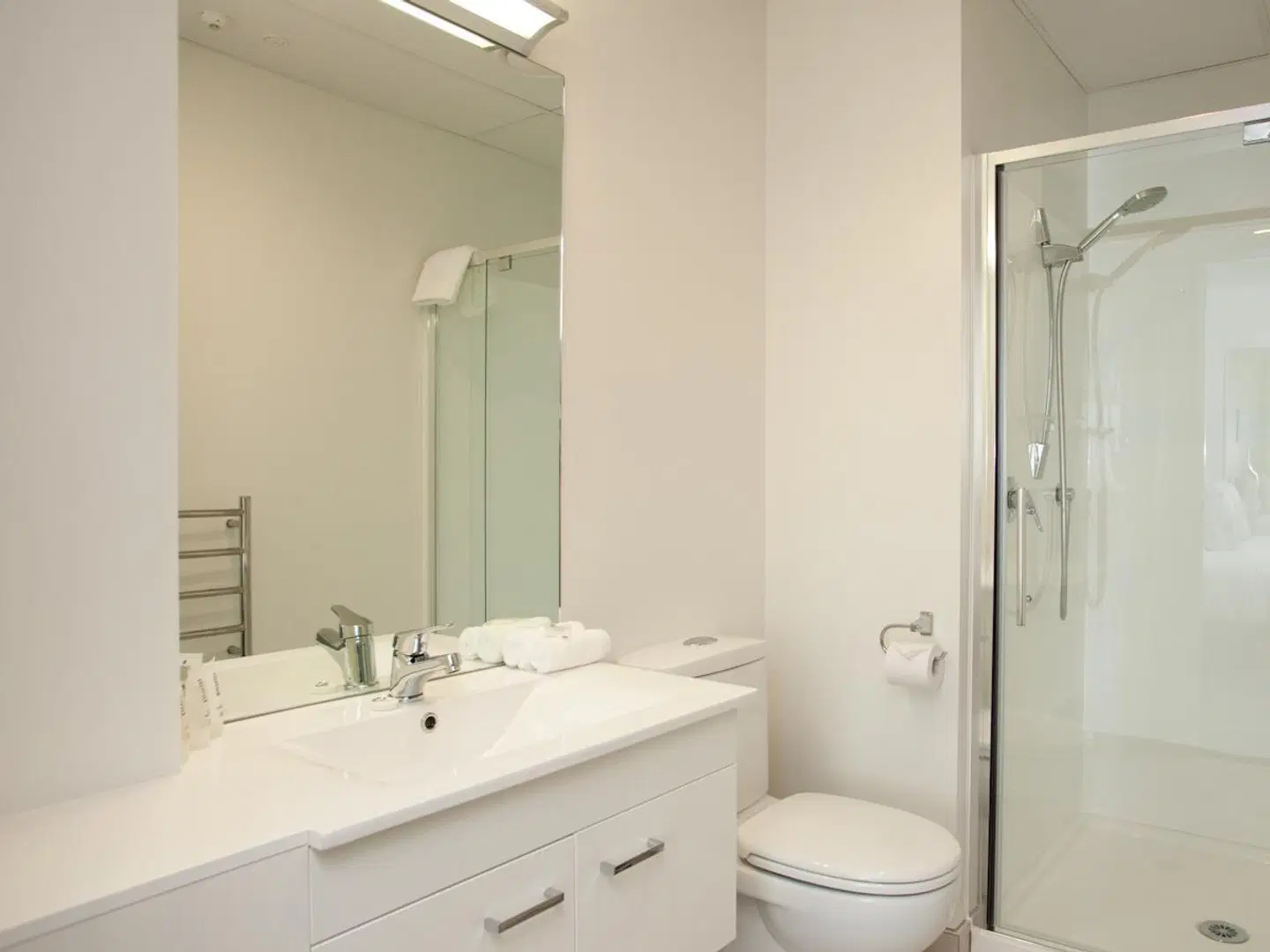 Quest Rotorua Central BATHROOM