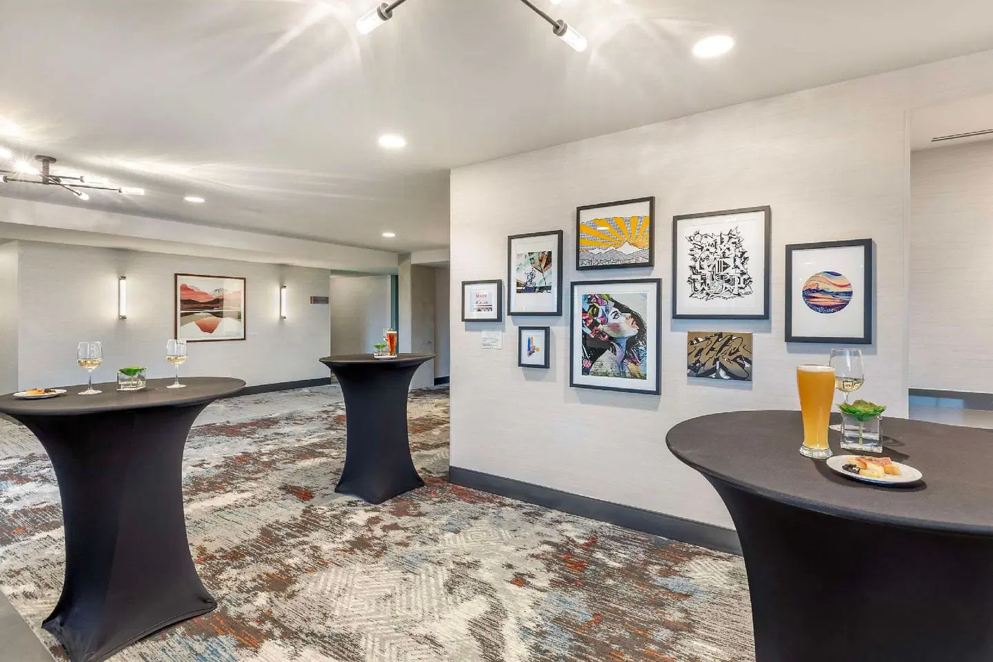 Cambria Hotel Denver Downtown RiNo LOUNGE_LOBBY