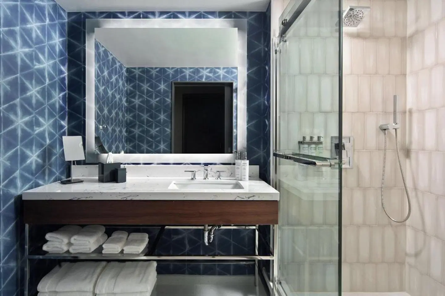 The Celeste Hotel, Orlando, a Tribute Portfolio Hotel BATHROOM