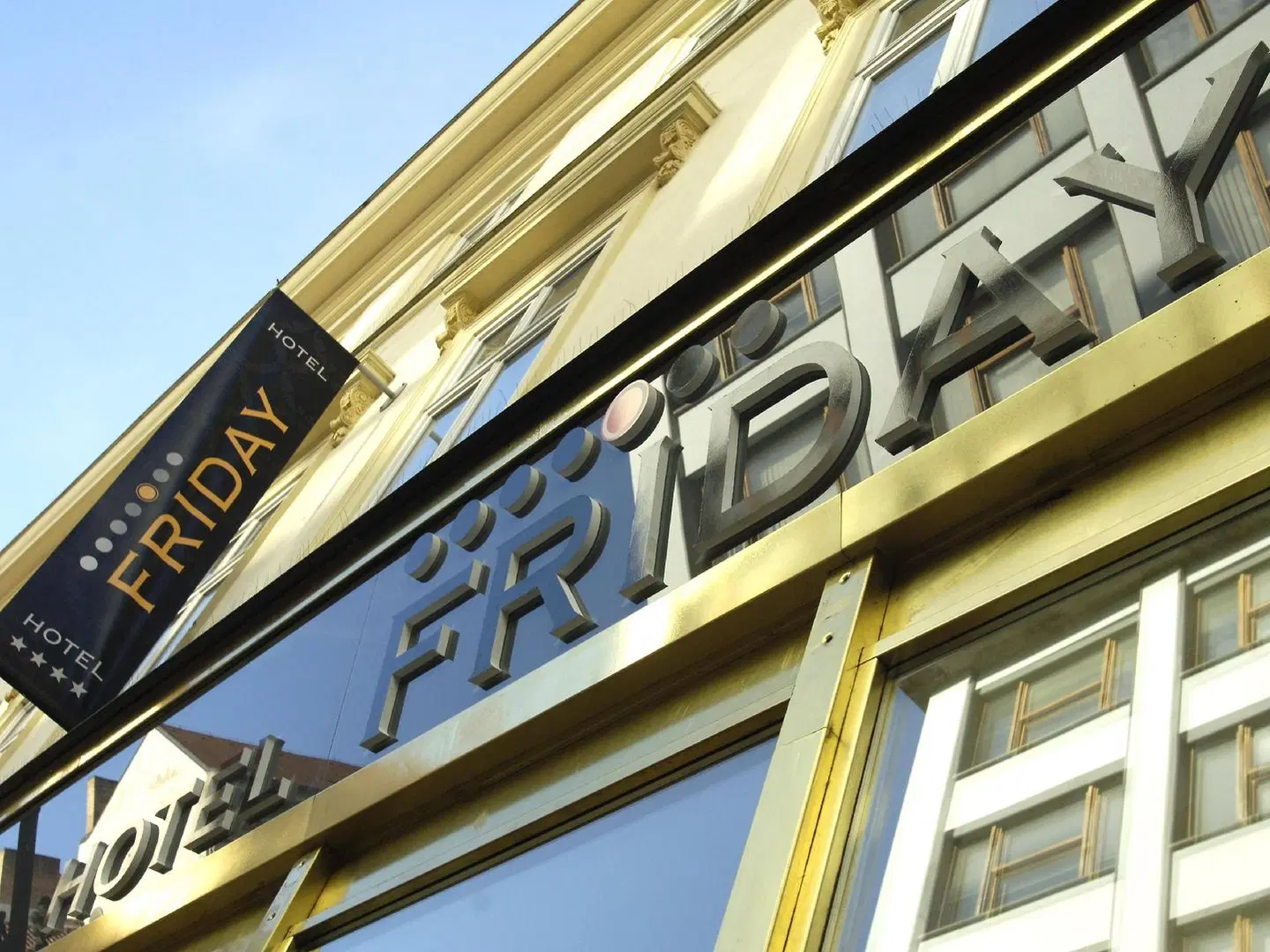 Friday Hotel EXTERIOR