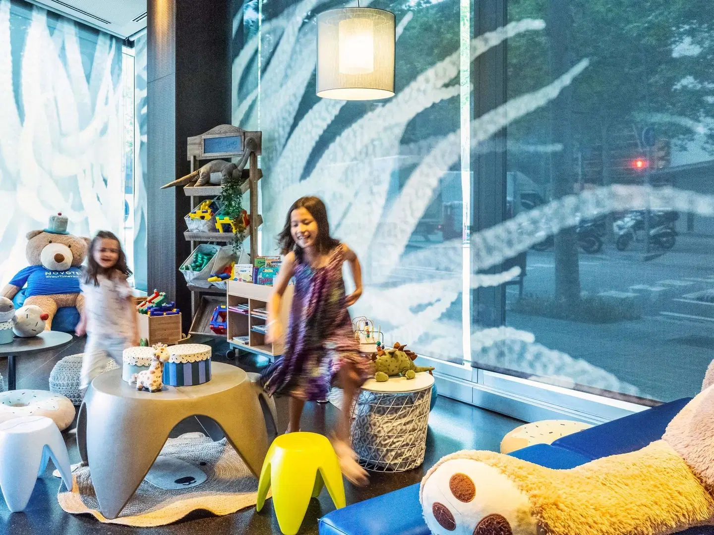 Novotel Barcelona City Hotel PEOPLE