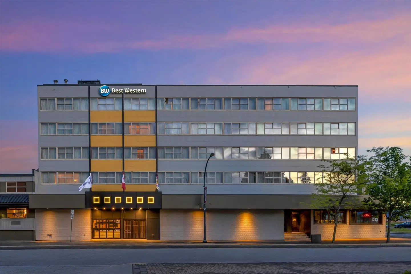 Best Western Terrace Inn EXTERIOR