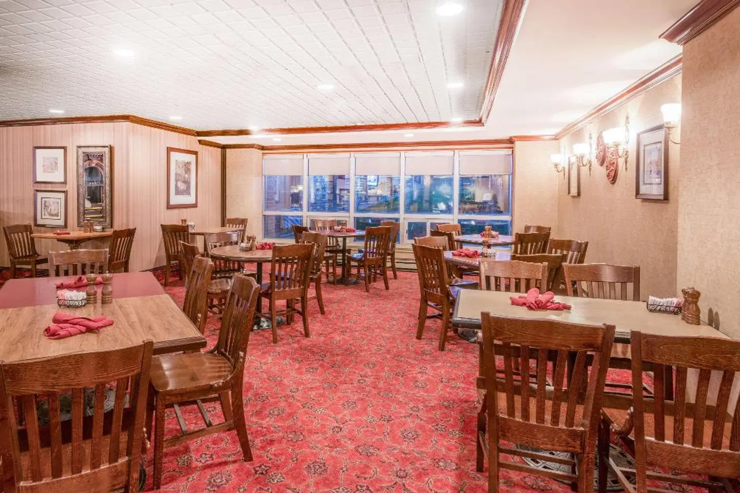 Ramada by Wyndham St. John's RESTAURANT