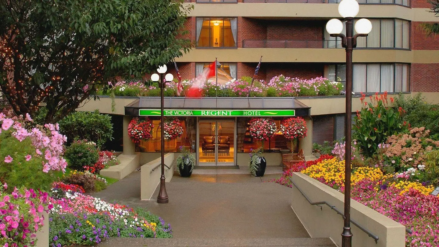 Victoria Regent Waterfront Hotel & Suites EXTERIOR